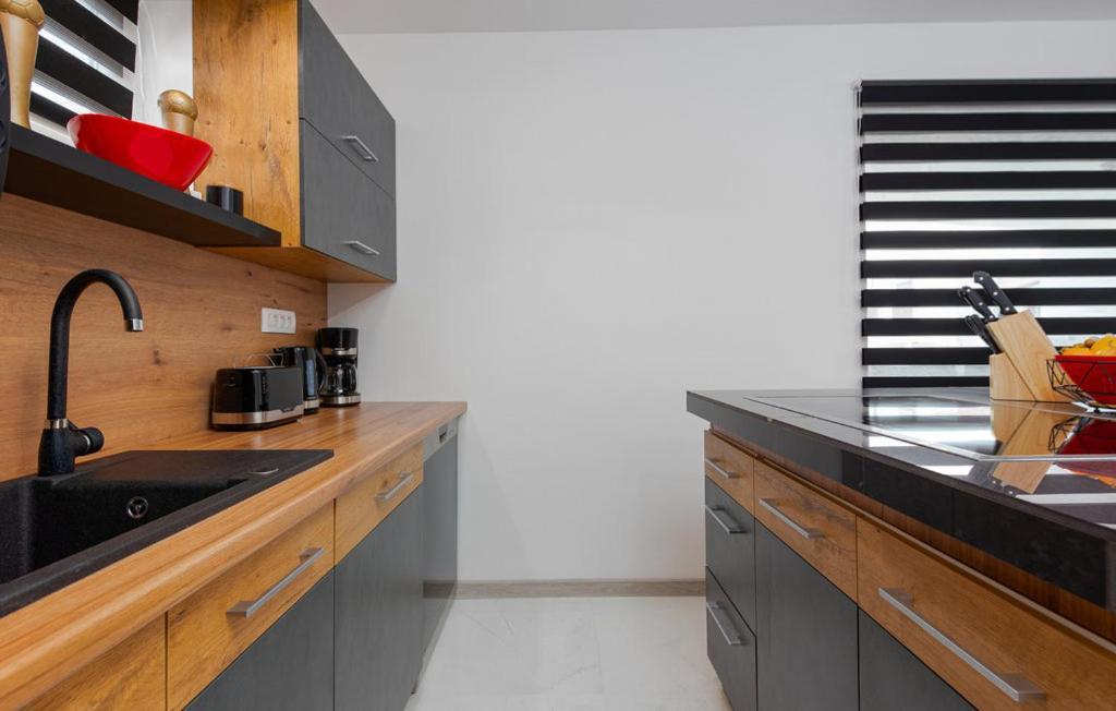 Luxurioeses Penthouse Welle Mit Whirlpool, Grill Und Meerblick 비르 외부 사진